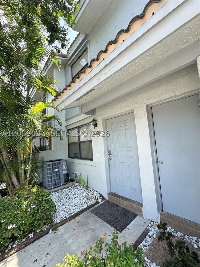 Foto del edificio - 9865 Riverside Dr