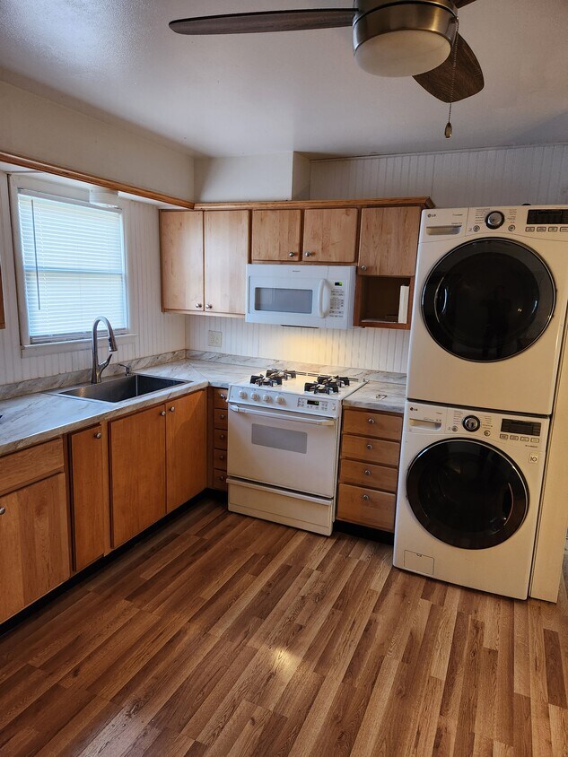 601 NW Ave H, Hamlin, TX 79520 House Rental in Hamlin, TX