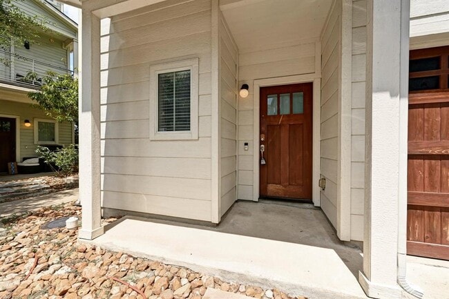 Building Photo - 1000 Muse Ln