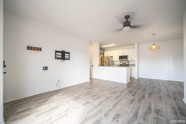 Building Photo - 2 BED 2 BATH 2 PARKING IN EWA BEACH