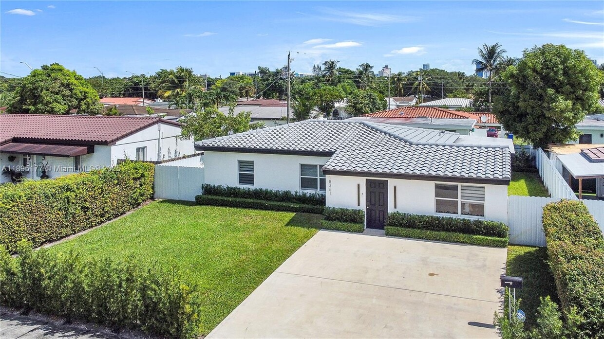 Foto principal - 18361 NE 20th Pl