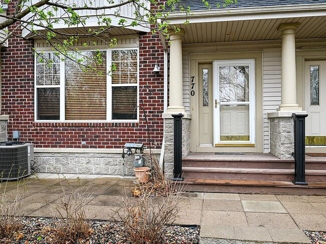 Building Photo - 770 Wisconsin Ave N