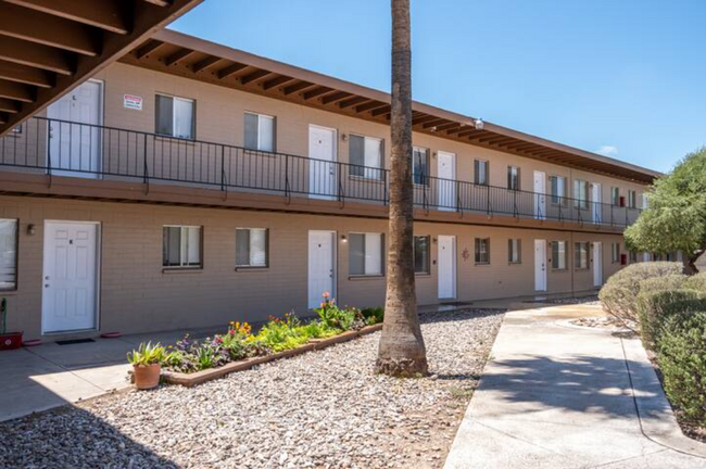 Foto del edificio - 4302 E Bellevue St