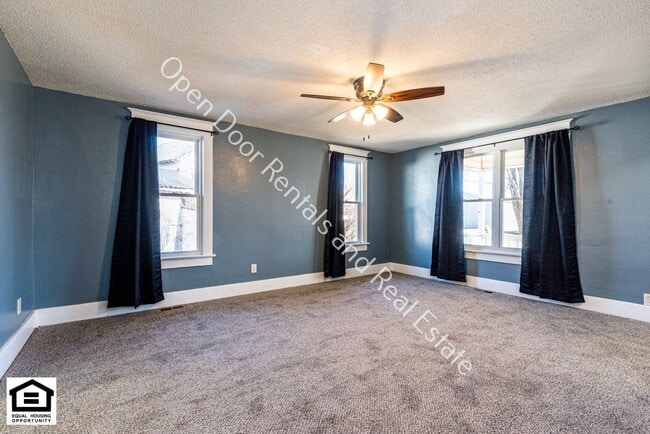 Building Photo - 1703 Sprott St