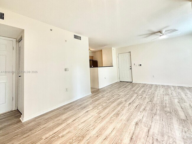 Foto del edificio - 4241 San Marino Blvd