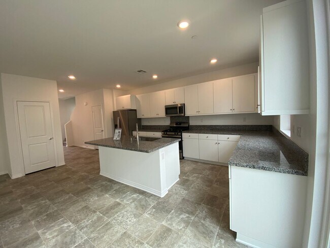 Building Photo - 1 year old Murrieta 3 Bed + Loft Home in W...