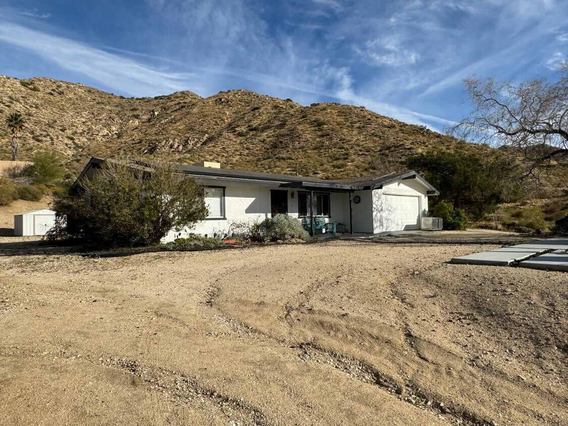Primary Photo - 2/2 with bonus room and amazing views of M...