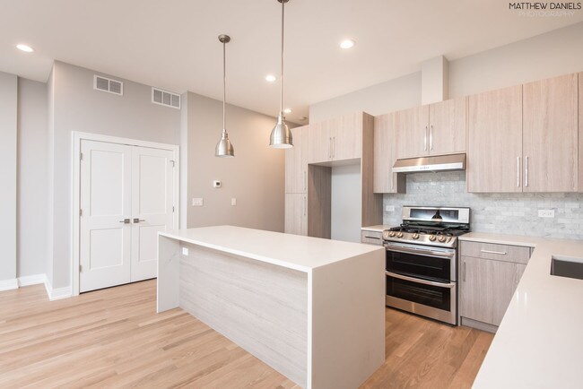 Foto del edificio - 1106 W 18th St