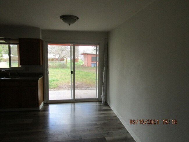 Foto del edificio - 2417-2419 Happy Valley Dr