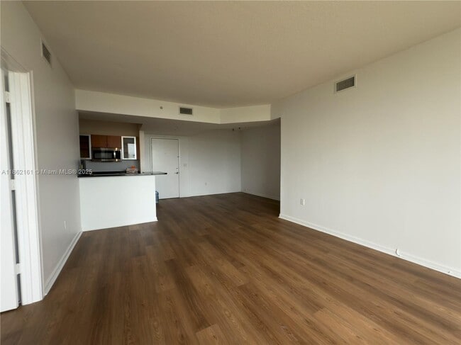 Building Photo - 2775 NE 187th St