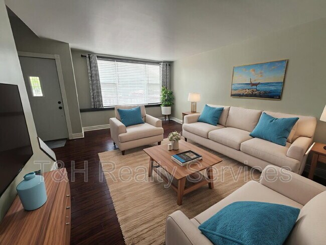 Building Photo - 116 E 27th St