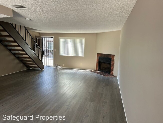 Building Photo - 2 br, 1.5 bath House - 16126 Cornuta Ave. ...