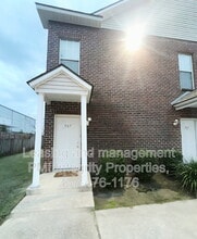 Building Photo - 4625 Burbank Dr