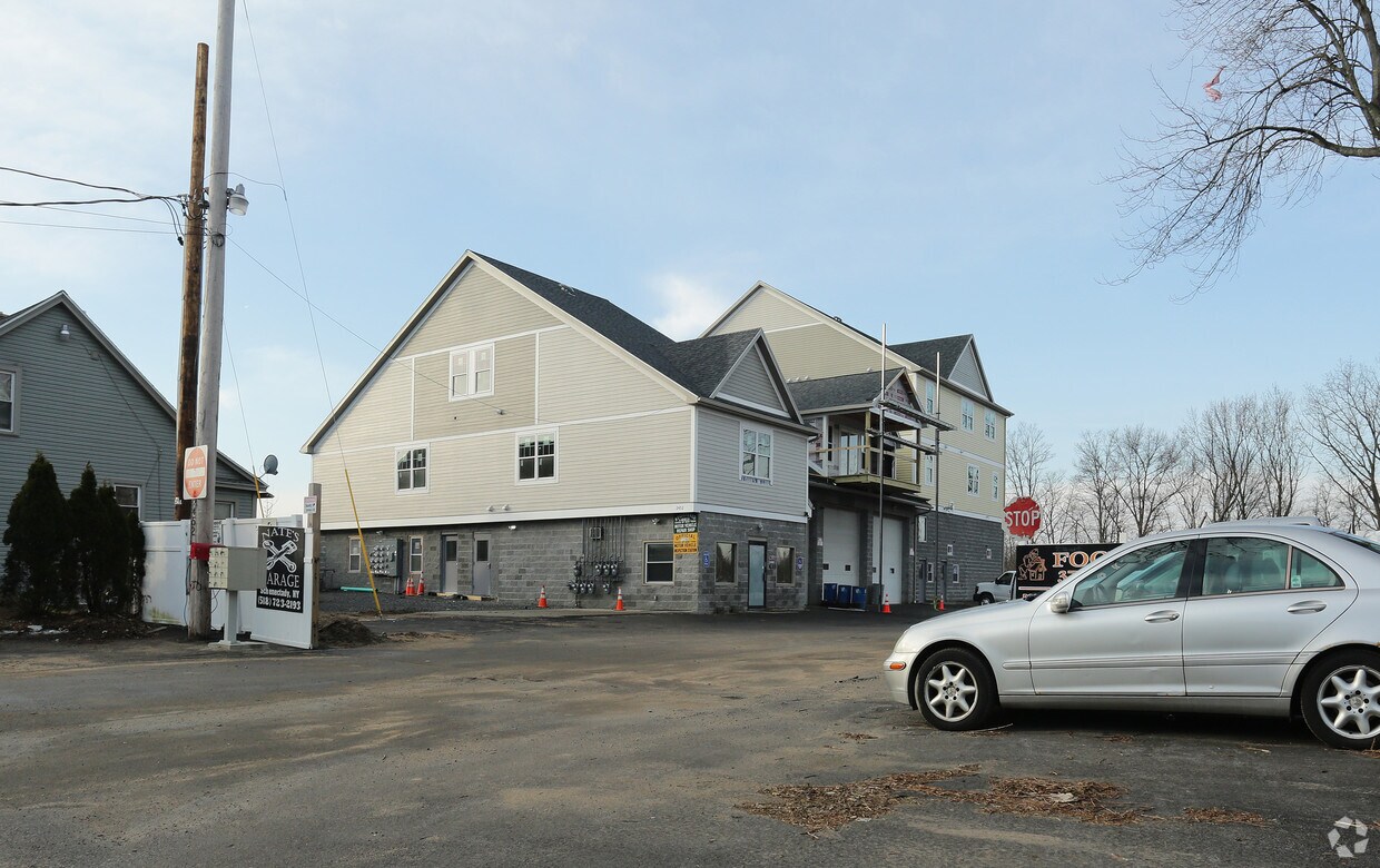 2452 Albany St, Schenectady, NY 12304 Apartments in Schenectady, NY