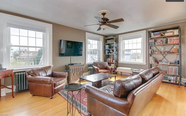 Living Room - 821 Brandon Ave