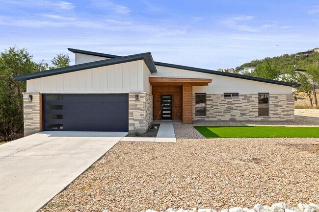 Building Photo - 8631 Bighorn Cir