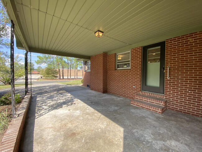 Building Photo - 316 N Lasalle St