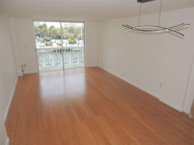 Building Photo - 13155 Ixora Ct