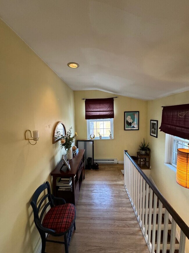 Building Photo - Beautiful Two Bedroom + Deck in Society Hill