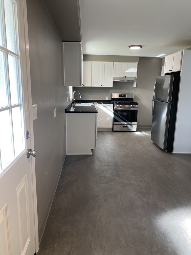 Building Photo - 2136 Jeppesen Acres Rd