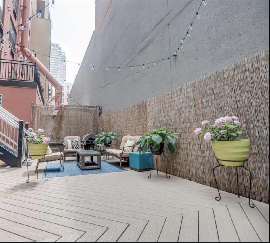 Foto principal - 99 Montgomery St