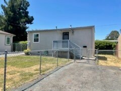 Foto principal - 1790 B St