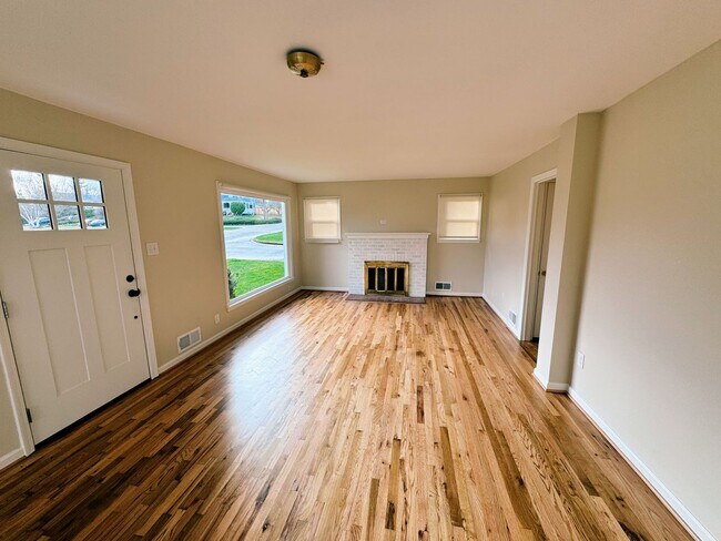 Foto del edificio - Great Location in North End, Updated 4 bed...