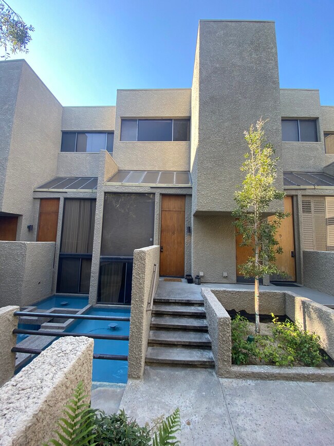 Foto del edificio - 484 E California Blvd
