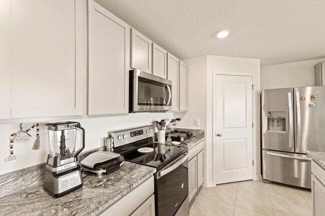 Building Photo - 5166 Plumeria Dr