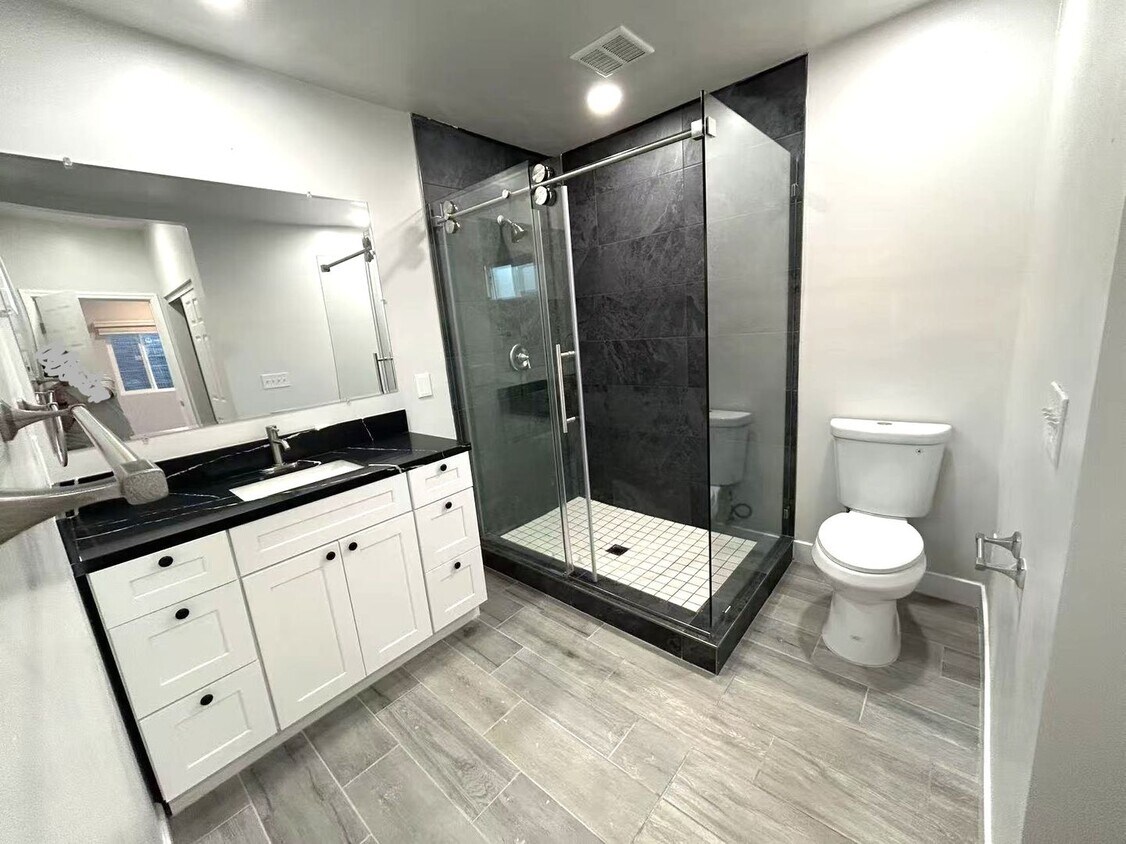 Foto principal - Cozy 1 bedroom and 1 bath apartment in Leimert Park area