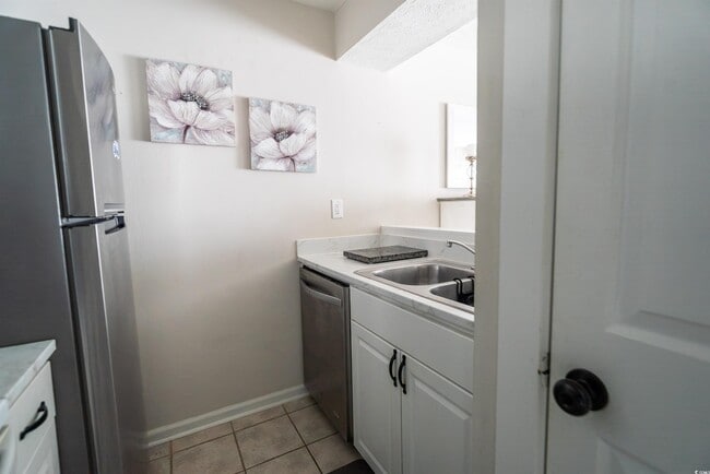 Building Photo - 4715 Cobblestone Dr