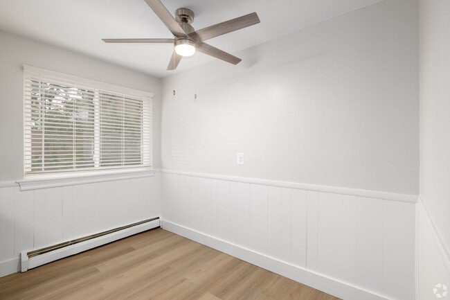 Interior Photo - 240 E County Line Rd