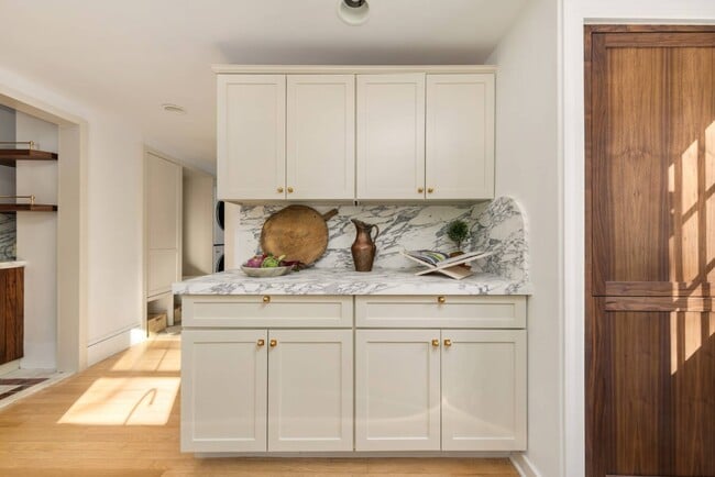 Building Photo - 56 Carroll St