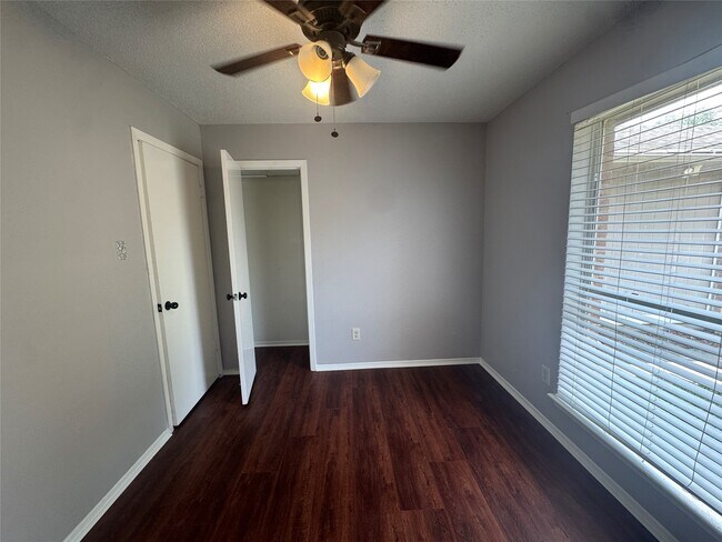 Foto del edificio - 19439 Cypress Bay Dr
