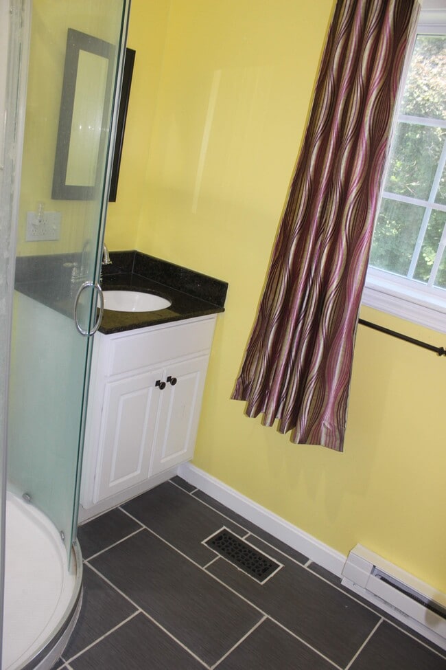 Master bathroom - 8 Park Ave