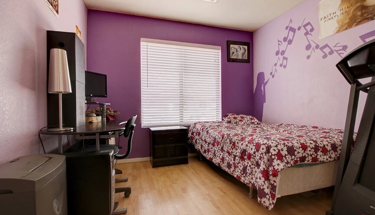 Foto del edificio - 15851 W Saguaro Ln