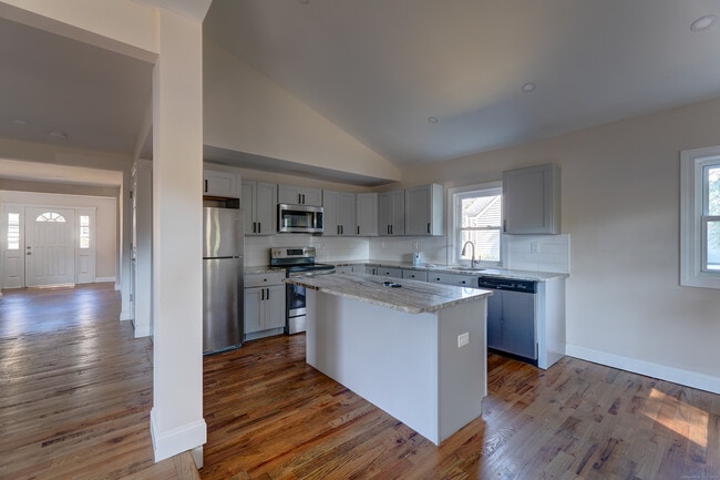 Foto del edificio - 37 Moulthrop St