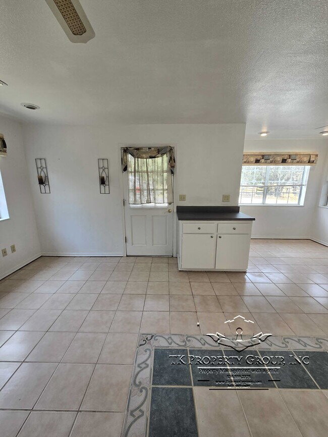 Foto del edificio - 17081 Penn Valley Dr