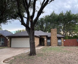 Building Photo - 10828 Tall Oak Dr