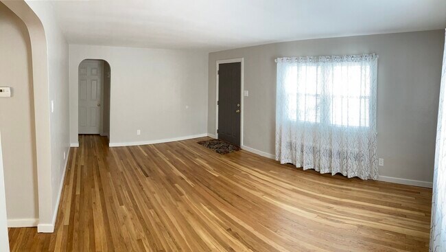 FRONT DOOR - 1425 Benton Ave