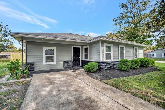 Building Photo - 6961 Peyton St