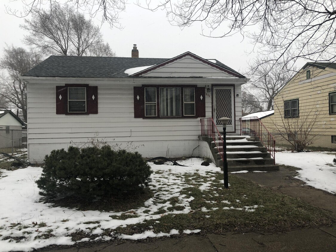Primary Photo - 611 Colfax St