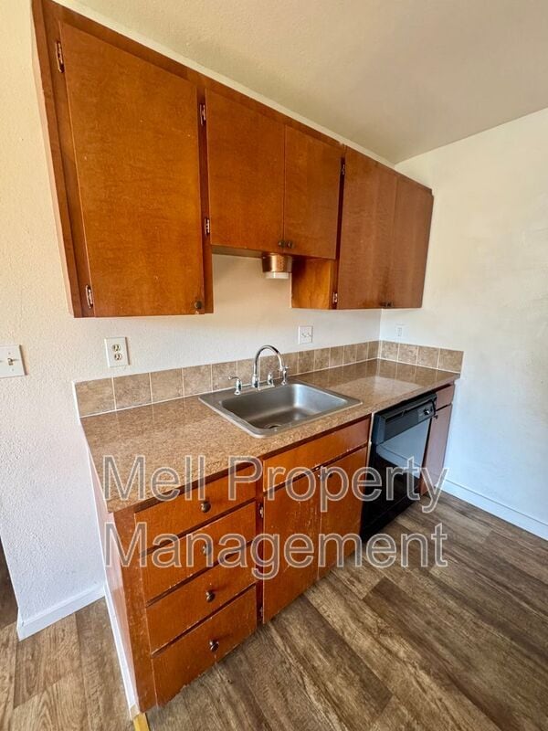 Building Photo - 315 S Main St