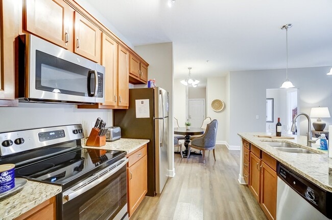Building Photo - 740 Zumstein Ln