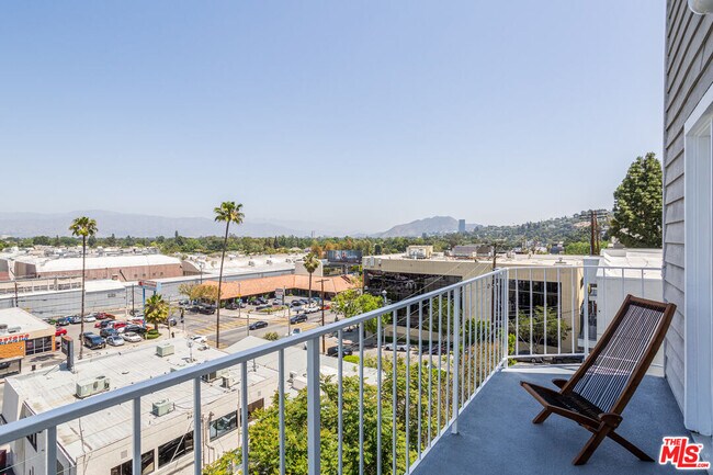 Foto del edificio - 11913 Laurelwood Dr