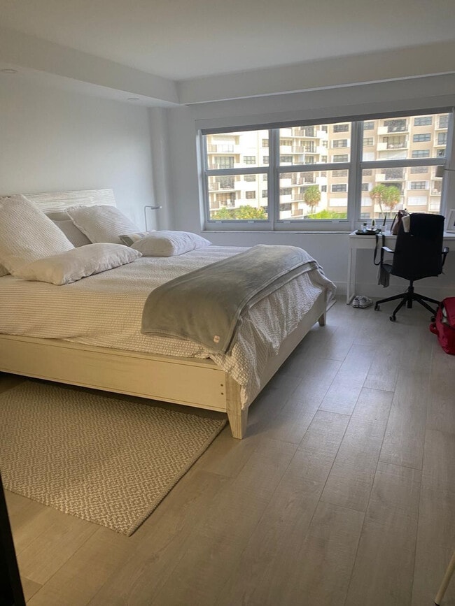 Building Photo - 5000 N Ocean Blvd