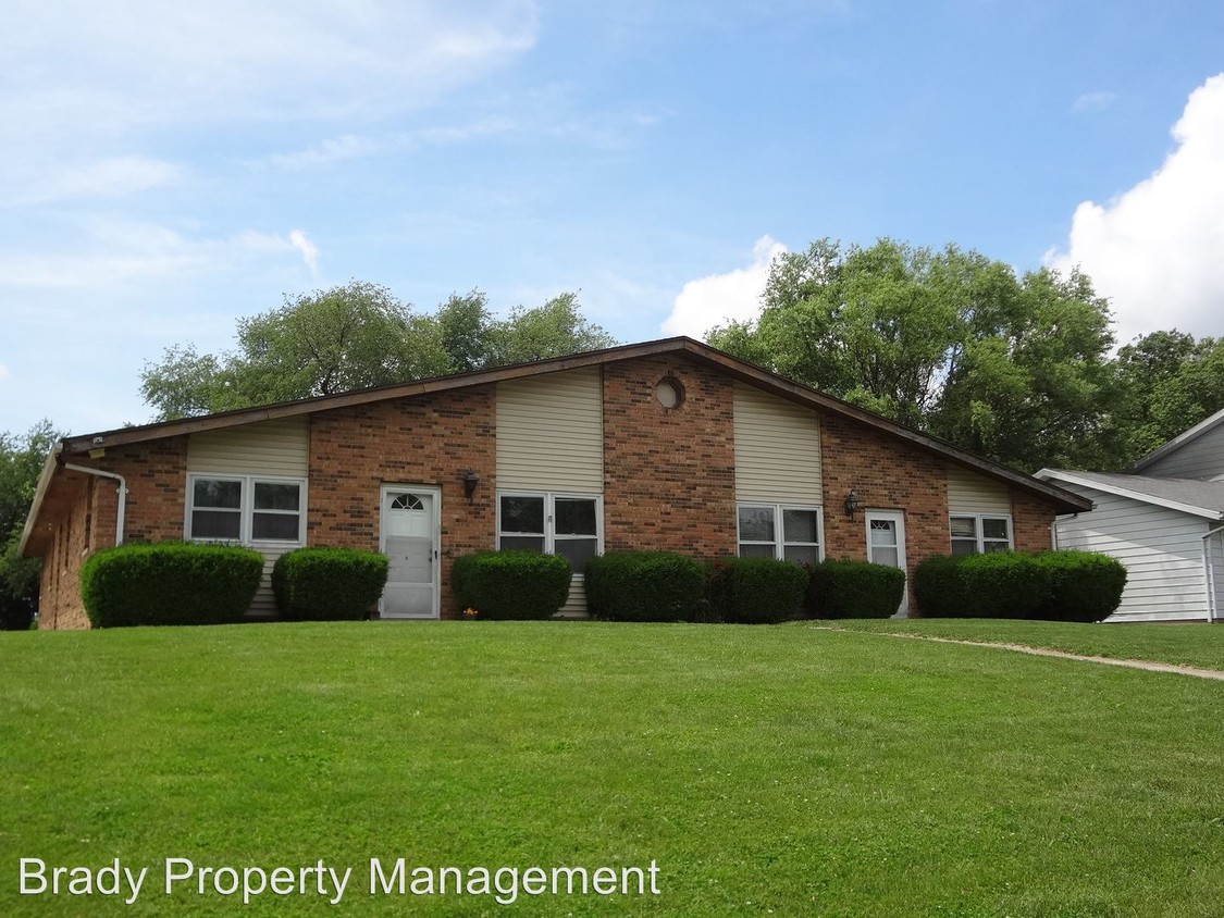 Primary Photo - 25 Rosewood Dr
