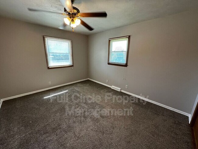 Building Photo - 9816 Linden Ave