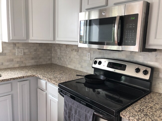 Foto del edificio - 7398 Coral Ridge Dr