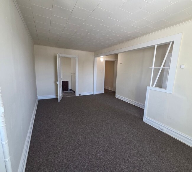 Building Photo - 19 S 12th St